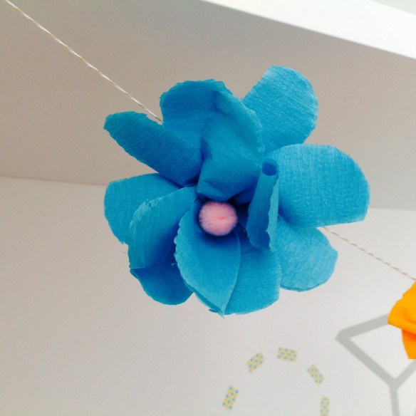 DIY guirlande de fleurs en papier by Humeur de moutard